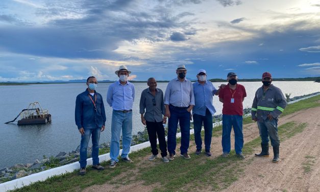 Gestores do sistema hídrico realizam visita técnica às adutoras de Irauçuba e de Alcântaras